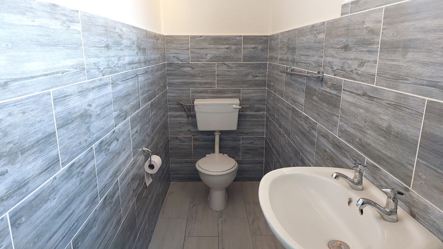 5 Bedroom Property for Sale in Ravensmead Western Cape